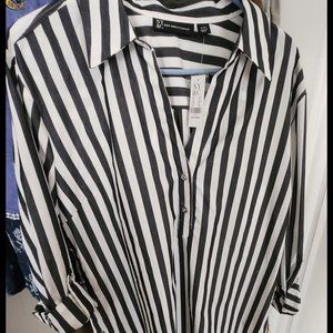 NY&Co white and gray stripes